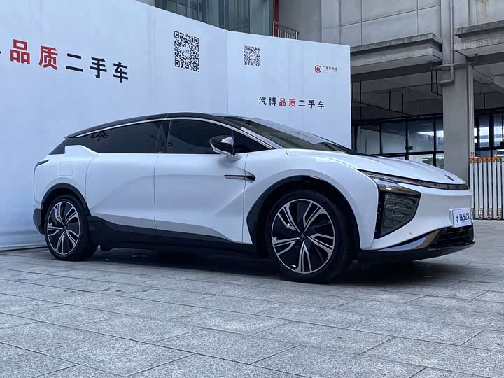 Фото 2 - HiPhi X