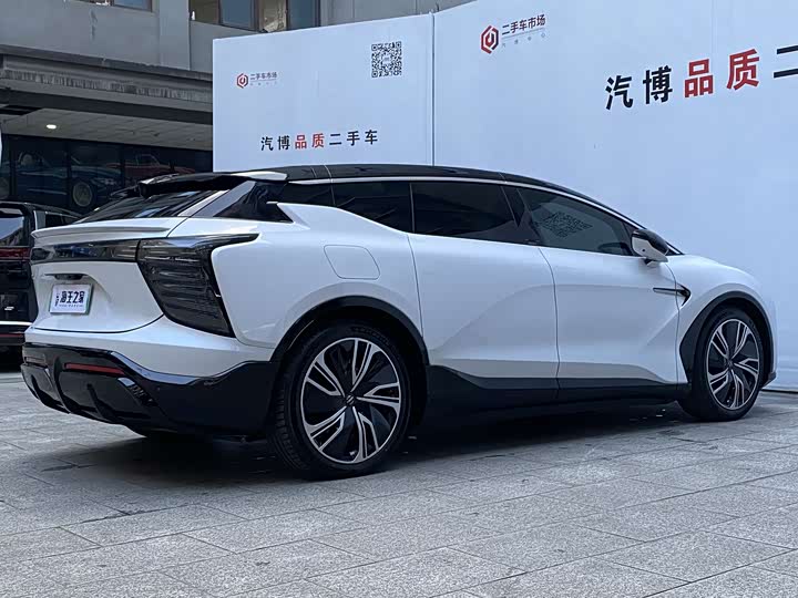 Фото 5 - HiPhi X