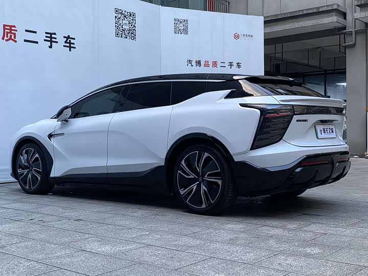 Фото 6 - HiPhi X