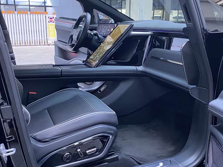 Фото 8 - HiPhi X