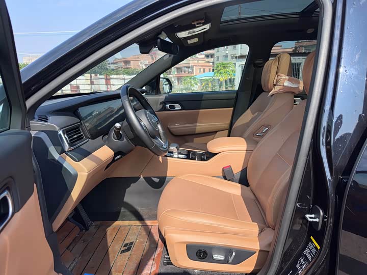 Фото 6 - LiXiang One