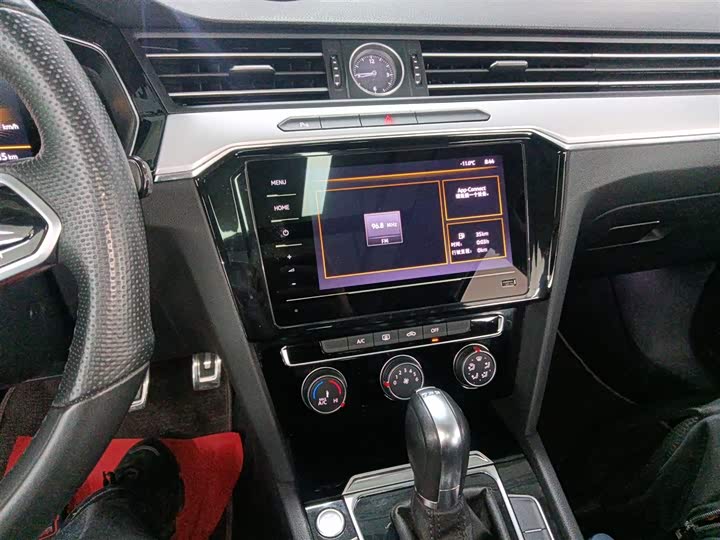 Фото 13 - Volkswagen Magotan