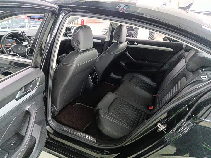 Фото 17 - Volkswagen Magotan