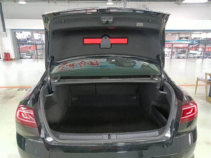 Фото 19 - Volkswagen Magotan