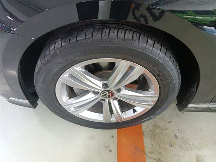 Фото 23 - Volkswagen Magotan