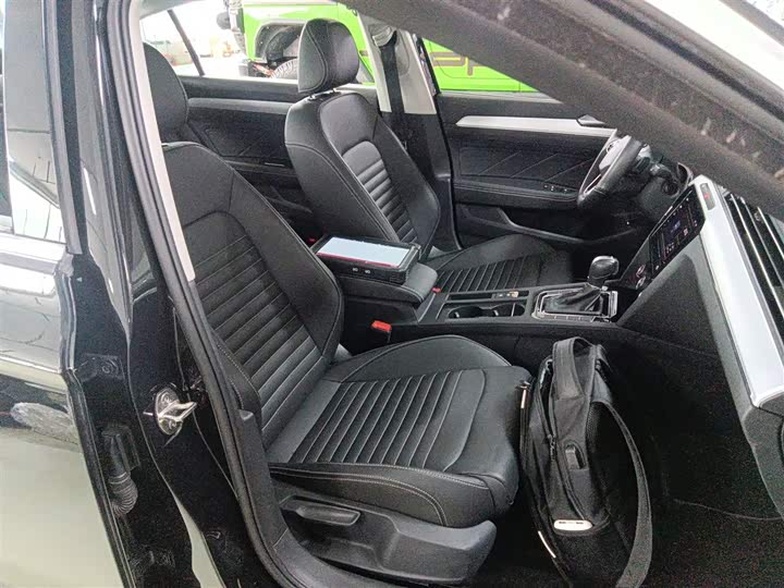 Фото 25 - Volkswagen Magotan