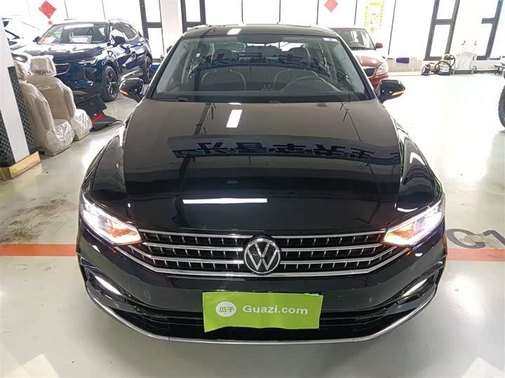 Фото 3 - Volkswagen Magotan