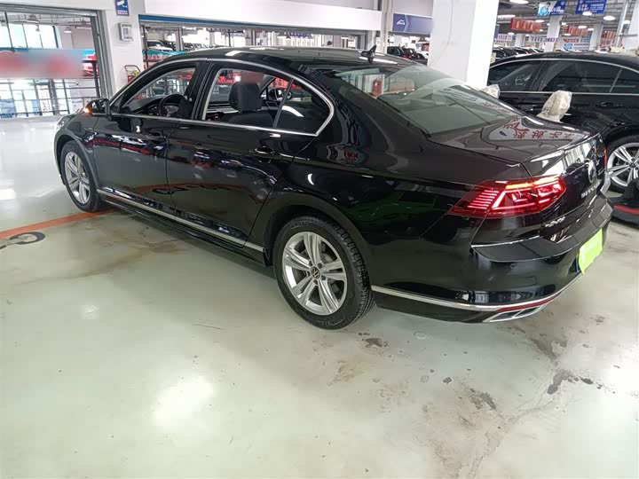 Фото 5 - Volkswagen Magotan