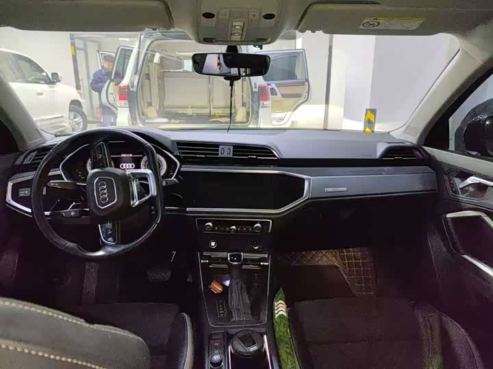 Фото 7 - Audi Q3