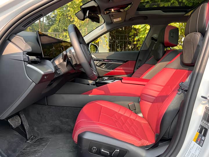 Фото 11 - BMW i5