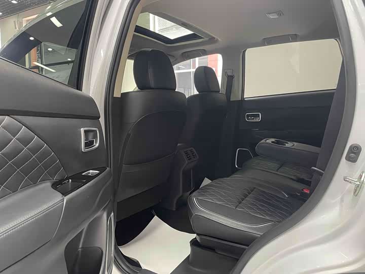 Фото 16 - Mitsubishi Outlander