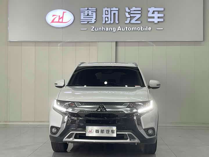 Фото 2 - Mitsubishi Outlander