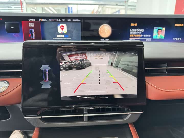 Фото 6 - Lincoln Nautilus