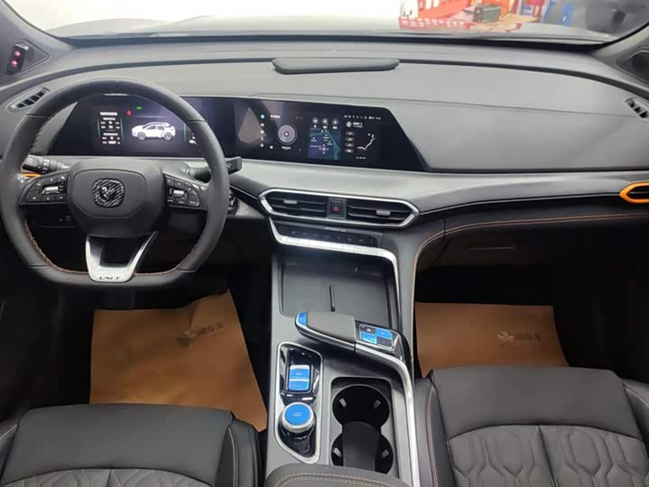 Фото 12 - Changan UNI-T