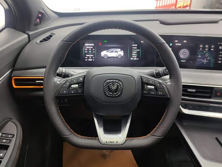 Фото 15 - Changan UNI-T