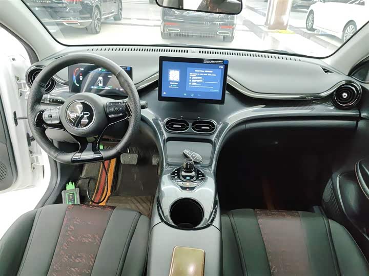 Фото 10 - BYD E2