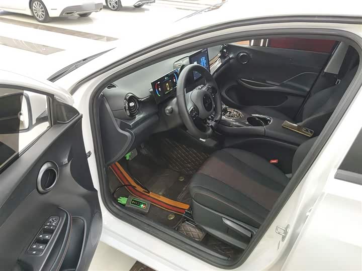 Фото 16 - BYD E2