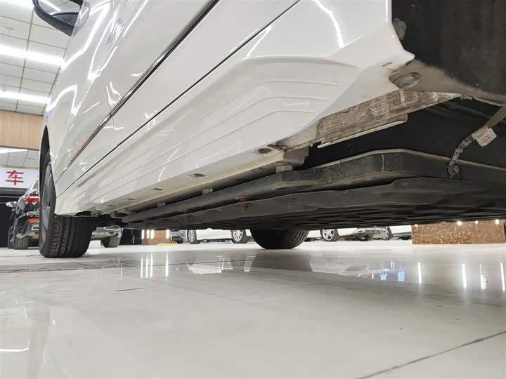 Фото 22 - BYD E2