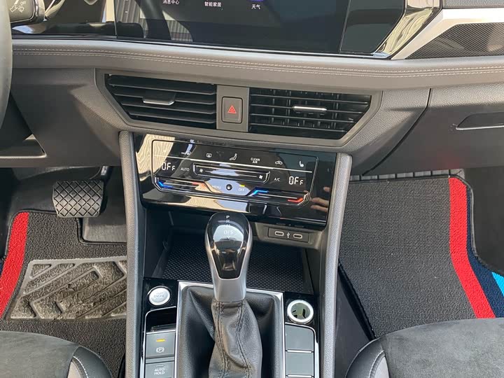 Фото 11 - Volkswagen Sagitar L