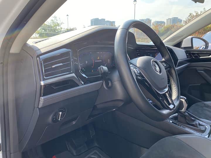 Фото 12 - Volkswagen Sagitar L