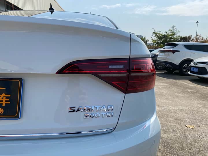 Фото 17 - Volkswagen Sagitar L