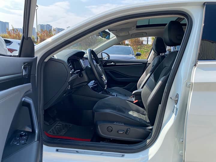 Фото 6 - Volkswagen Sagitar L