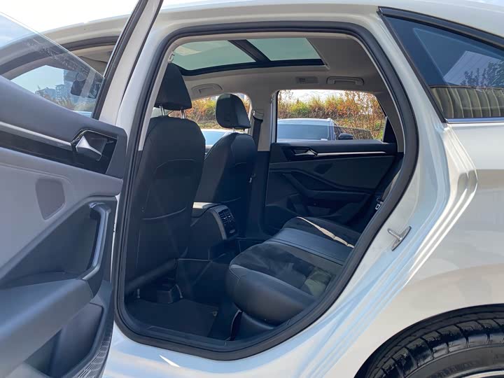 Фото 7 - Volkswagen Sagitar L