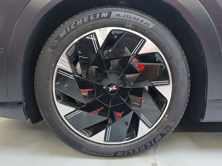 Фото 11 - XPeng X9