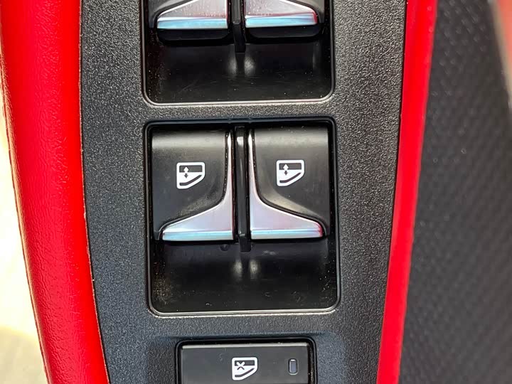 Фото 33 - Changan UNI-T