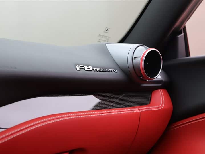 Фото 13 - Ferrari F8