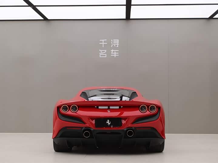 Фото 14 - Ferrari F8