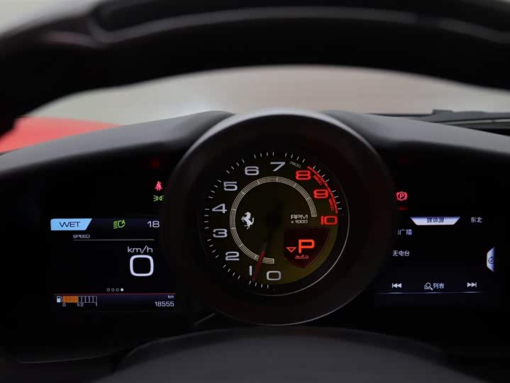 Фото 9 - Ferrari F8