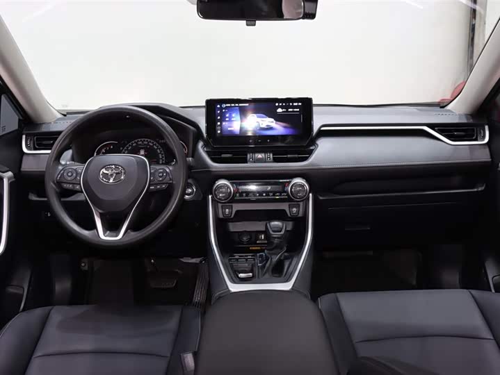 Фото 12 - Toyota RAV4