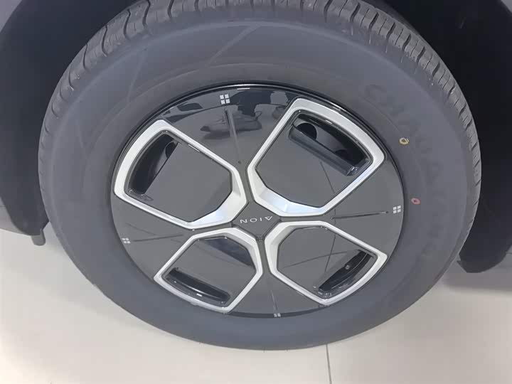 Фото 23 - GAC Aion UT