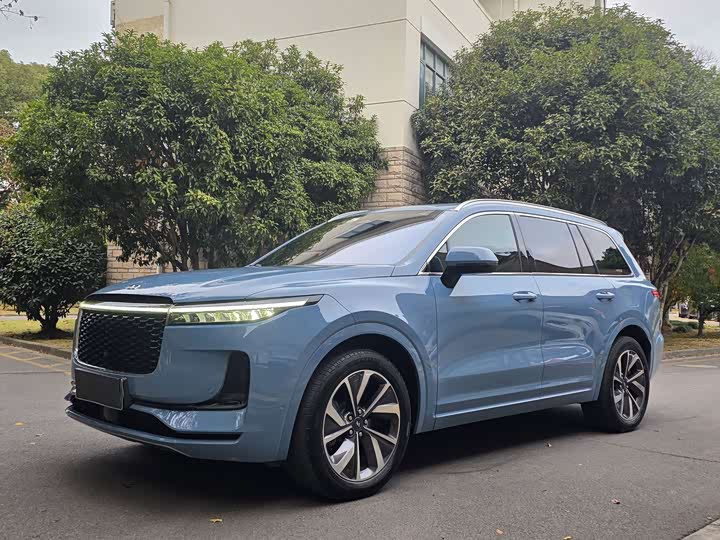 Фото 1 - LiXiang One