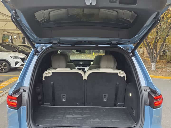 Фото 17 - LiXiang One