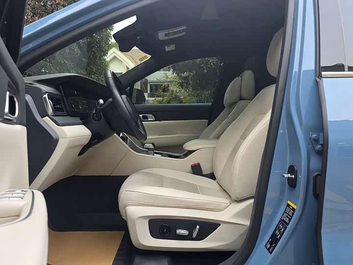 Фото 18 - LiXiang One