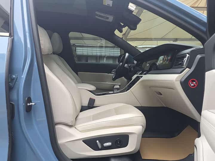 Фото 22 - LiXiang One