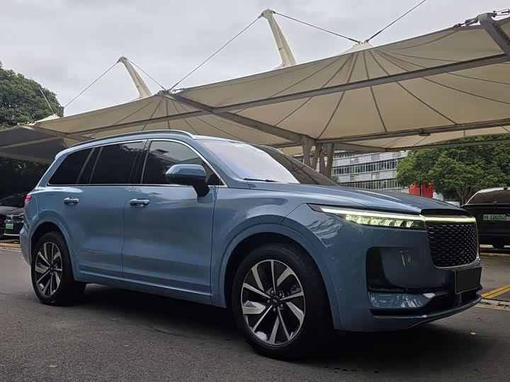 Фото 3 - LiXiang One