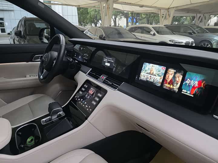 Фото 30 - LiXiang One