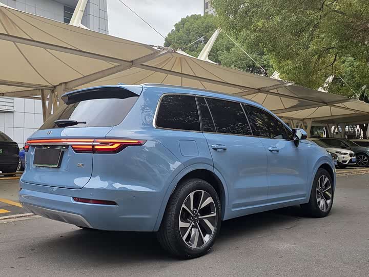 Фото 5 - LiXiang One