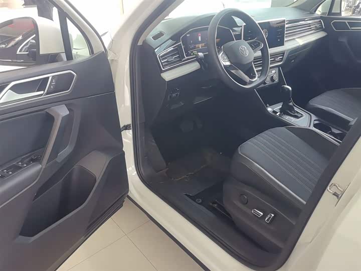 Фото 16 - Volkswagen Tiguan L Pro