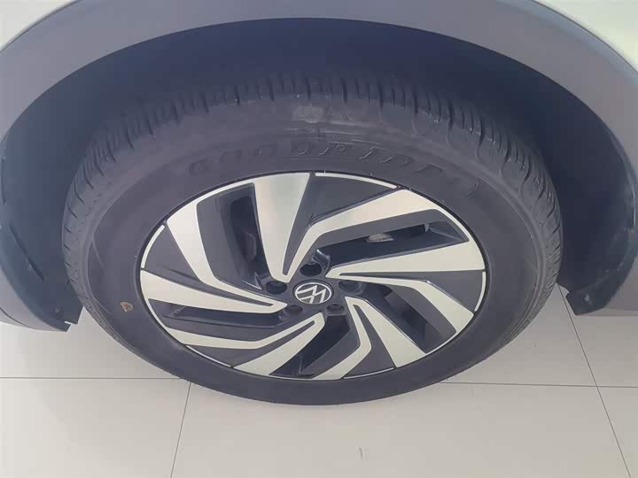 Фото 23 - Volkswagen Tiguan L Pro