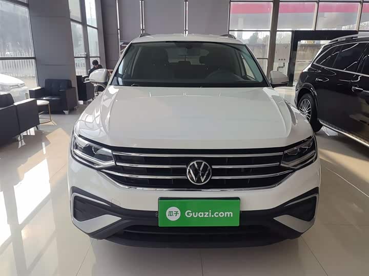 Фото 3 - Volkswagen Tiguan L Pro