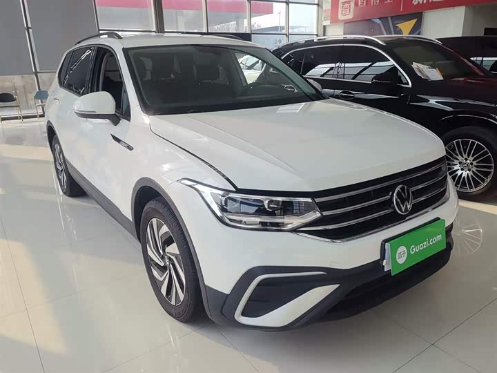 Фото 4 - Volkswagen Tiguan L Pro