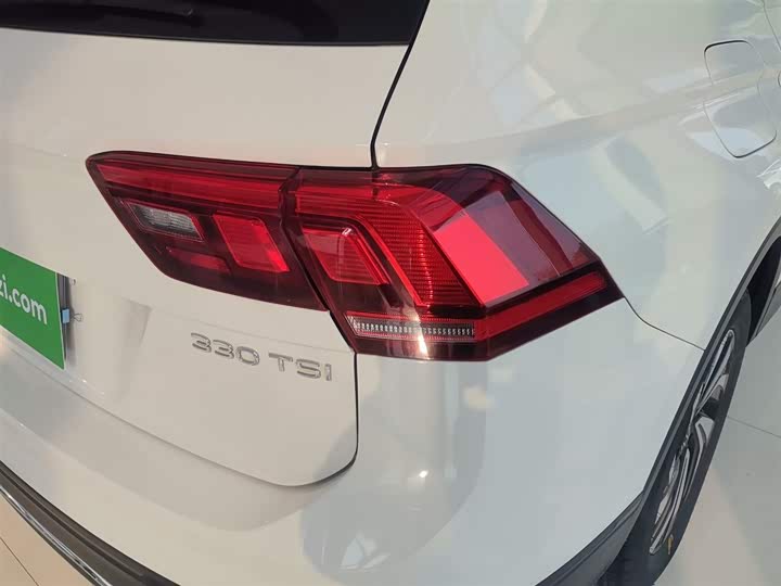 Фото 8 - Volkswagen Tiguan L Pro