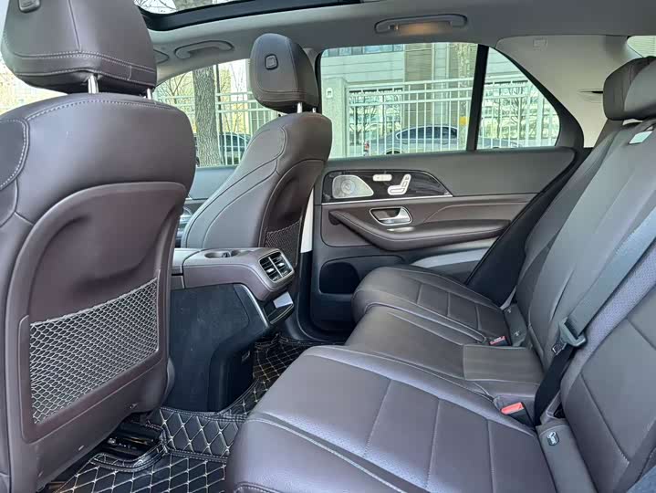 Фото 13 - Mercedes-Benz GLE-Class