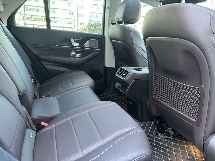 Фото 17 - Mercedes-Benz GLE-Class