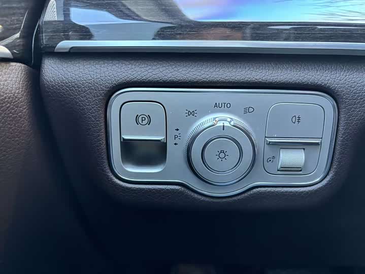 Фото 9 - Mercedes-Benz GLE-Class