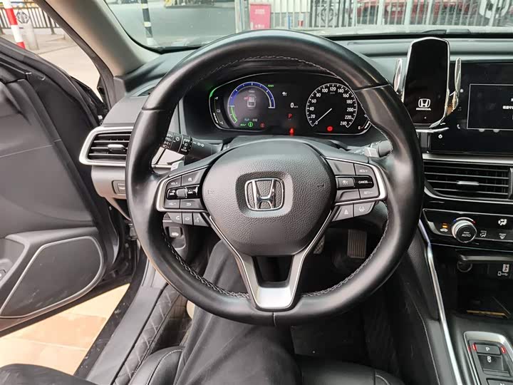 Фото 11 - Honda Accord